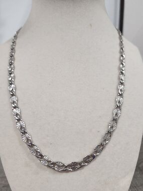 Silver Tone Floral Link Necklace - Alexa Rae